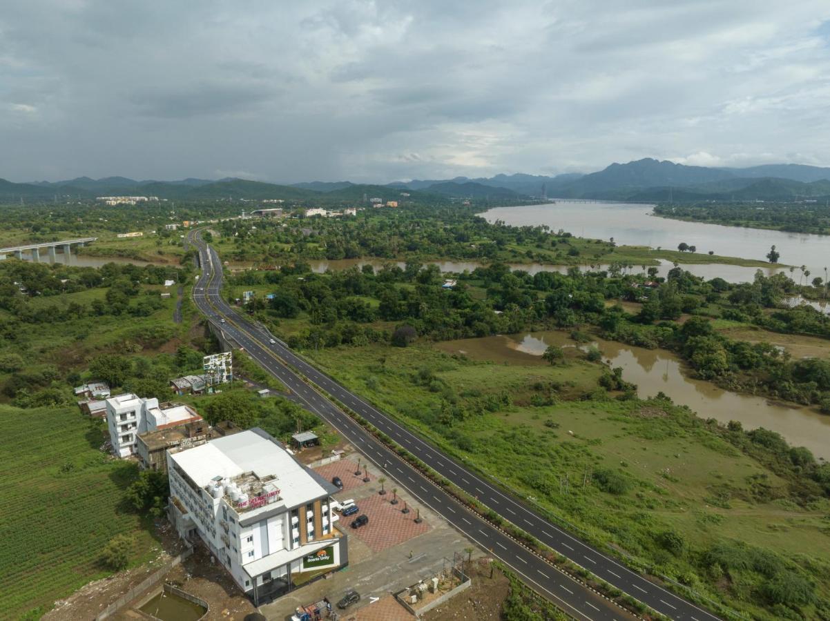 The Scenic Unity Hotel Garudeshwar Ngoại thất bức ảnh