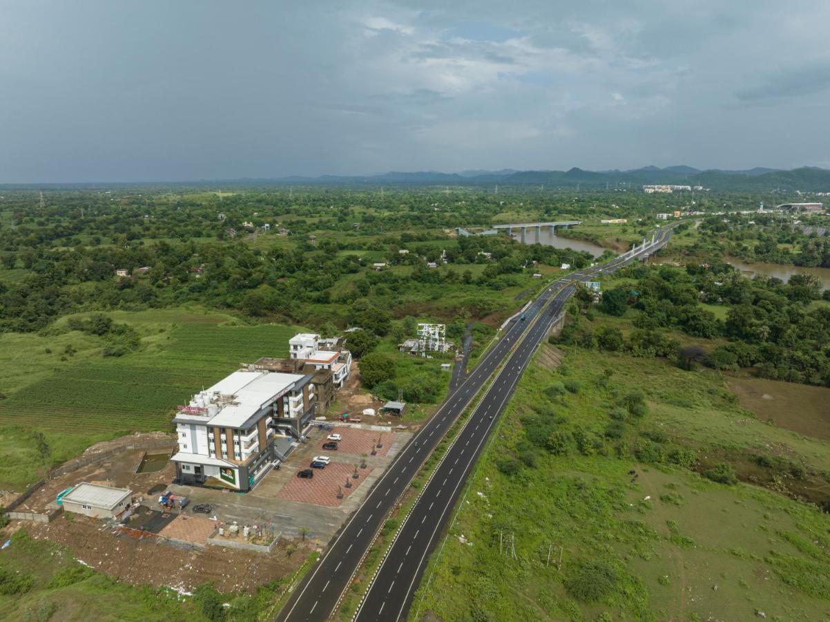 The Scenic Unity Hotel Garudeshwar Ngoại thất bức ảnh
