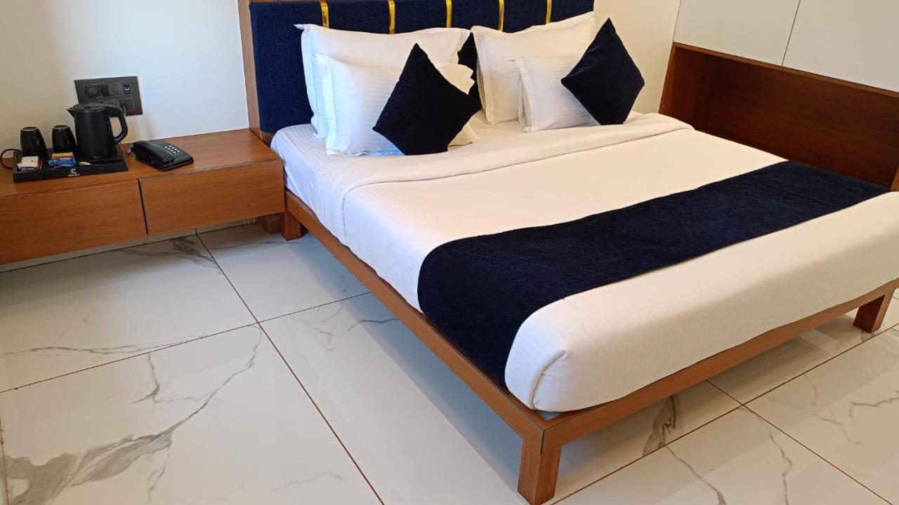 The Scenic Unity Hotel Garudeshwar Ngoại thất bức ảnh