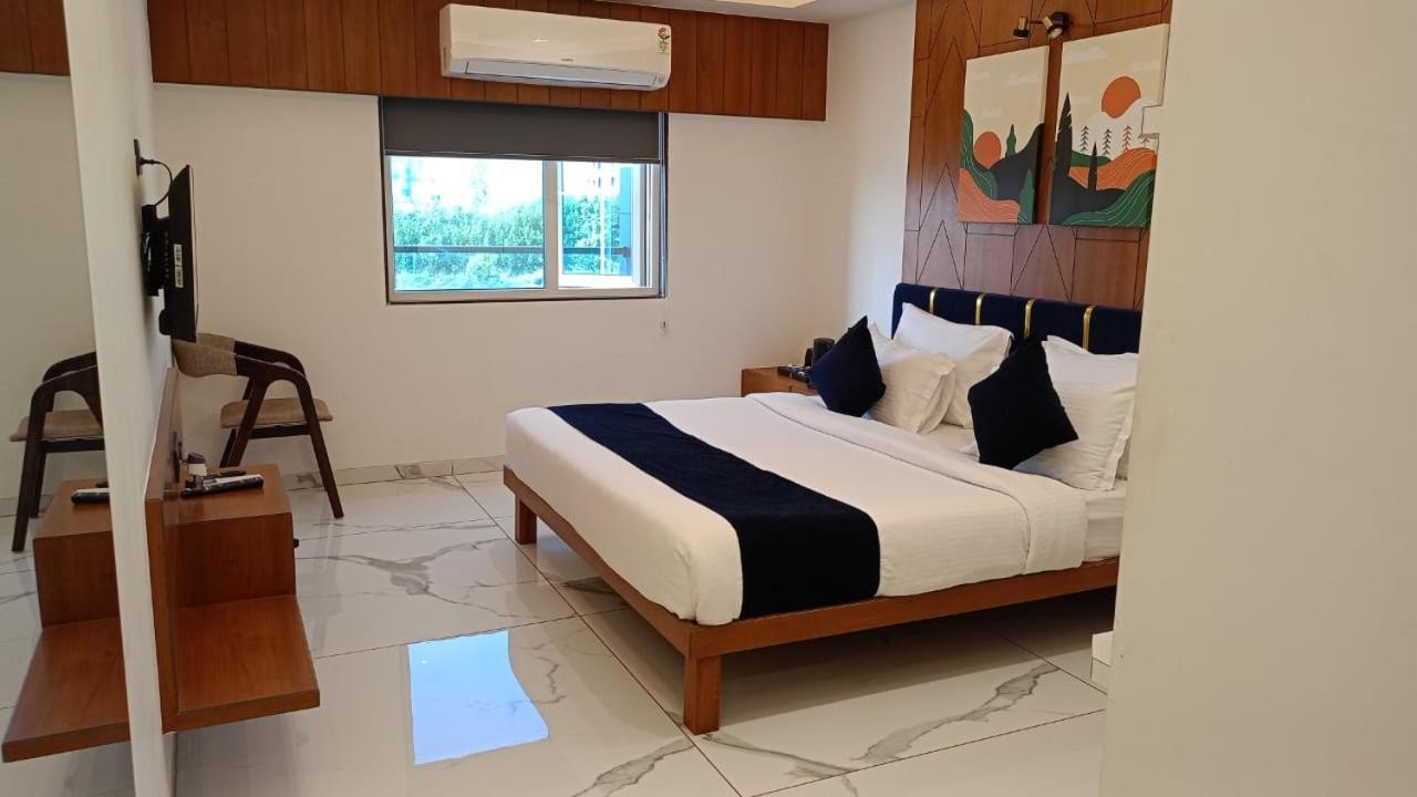 The Scenic Unity Hotel Garudeshwar Ngoại thất bức ảnh